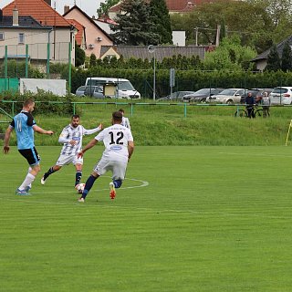 Muži - 877 